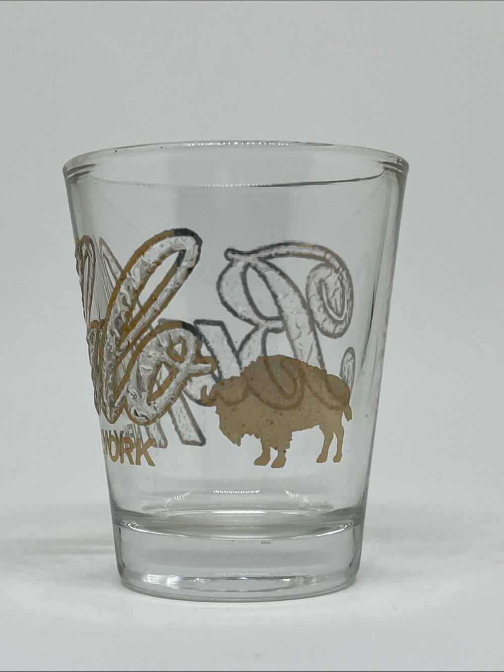 Buffalo Clear Shot Glass with Gold Script "New York" - Picture 4 of 6